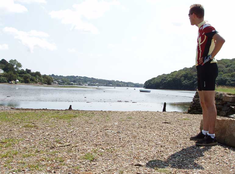 Pont Quay: Fotohalt im alten  Kupferhafen-Dorf am Carnon