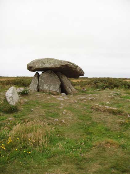 Soweit feststellbar, sind die Steine des "Chun Quoit" noch heute da, wo sie vor gegen viertausend Jahren platziert wurden.